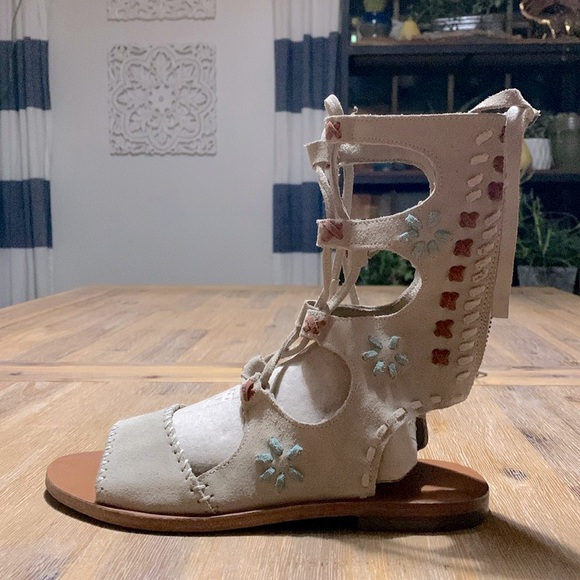 Musse & Cloud Hanne Women’s Taupe Suede Zip Gladiator Embroidered Sandals - Picture 4 of 16